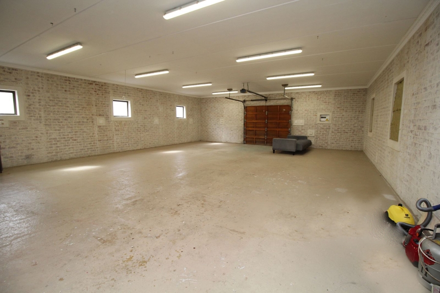 5 Bedroom Property for Sale in Middedorp Western Cape